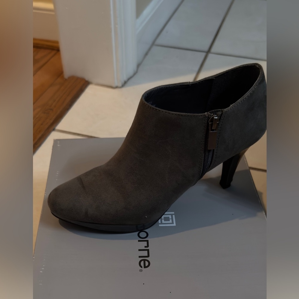 Liz Claiborne Gray Ankle Booties